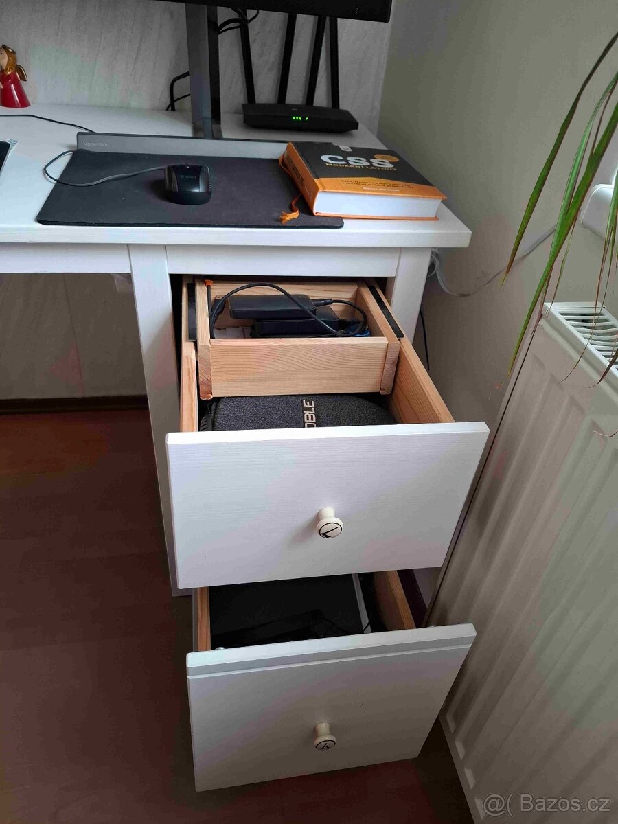PC Psací Stůl IKEA HEMNES (Praha) - 2