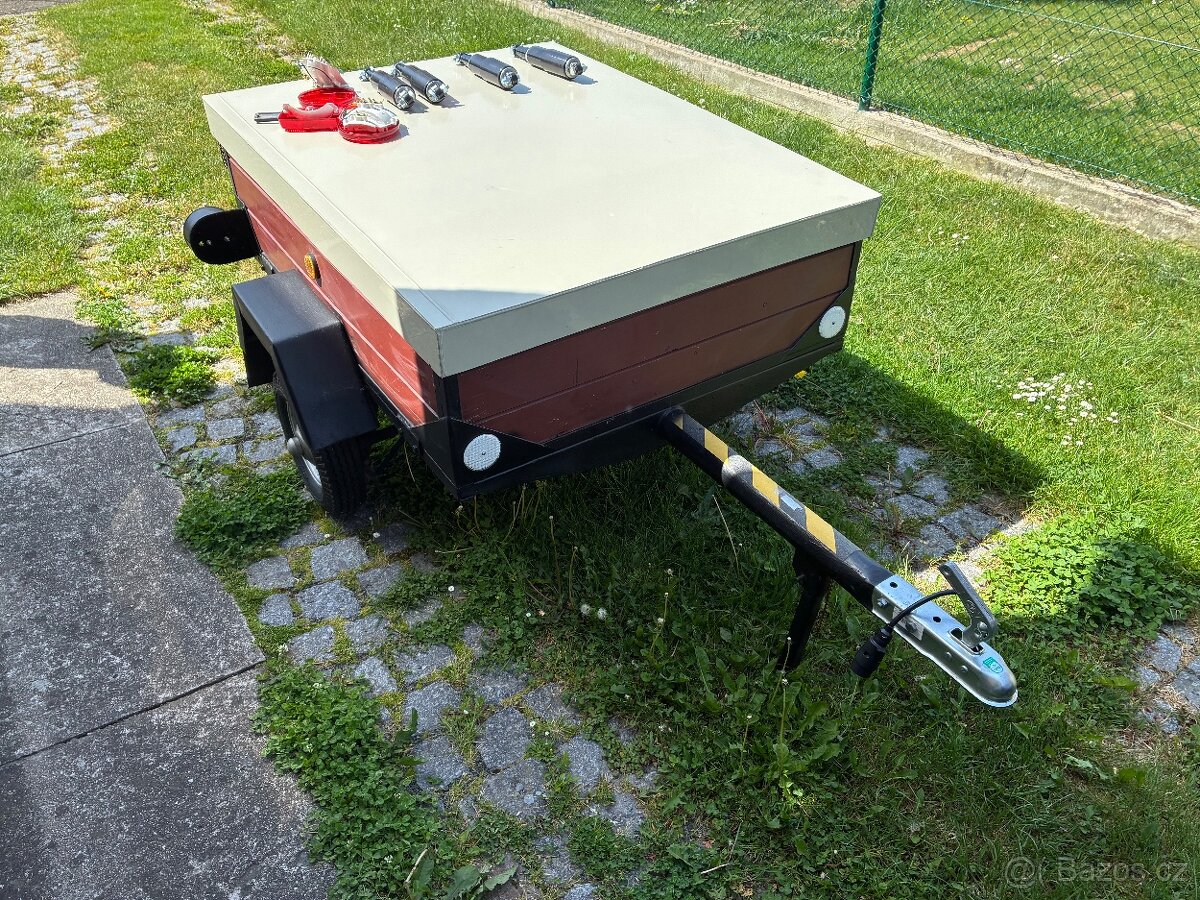 Přívěsný vozík za auto - 2