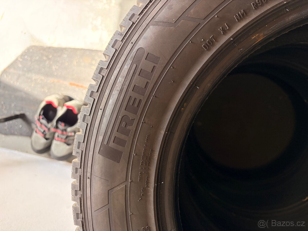 Pirelli Carrier 215/65 R16C Winter - 2