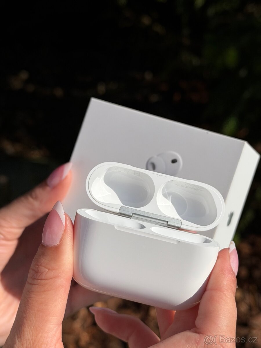 Prodám krabičku na AirPods Pro 3 - 2
