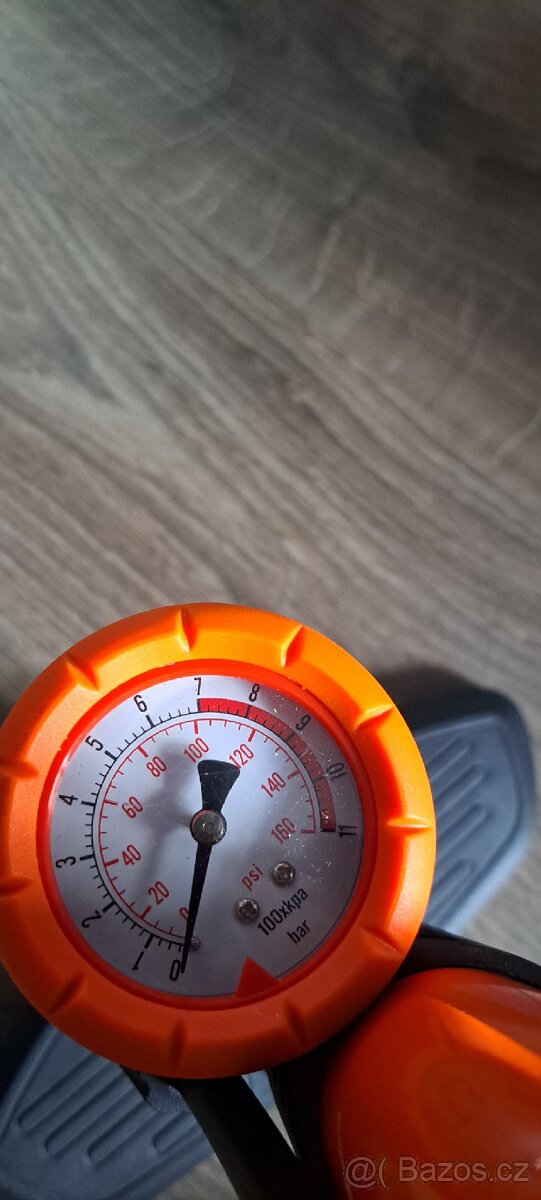 Hustilka/pumpa na kolo Compass - 2