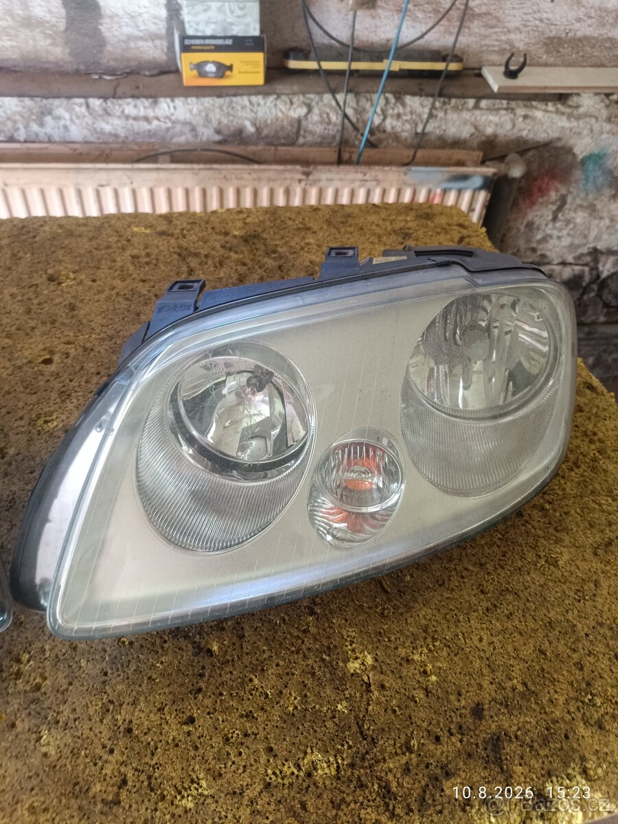 Svetla Volkswagen Caddy Touran - 2
