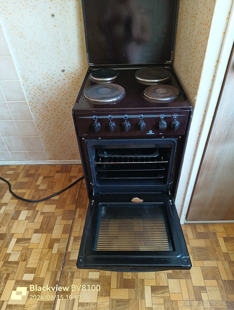 4 ploténkový sporak s troubou. - 2