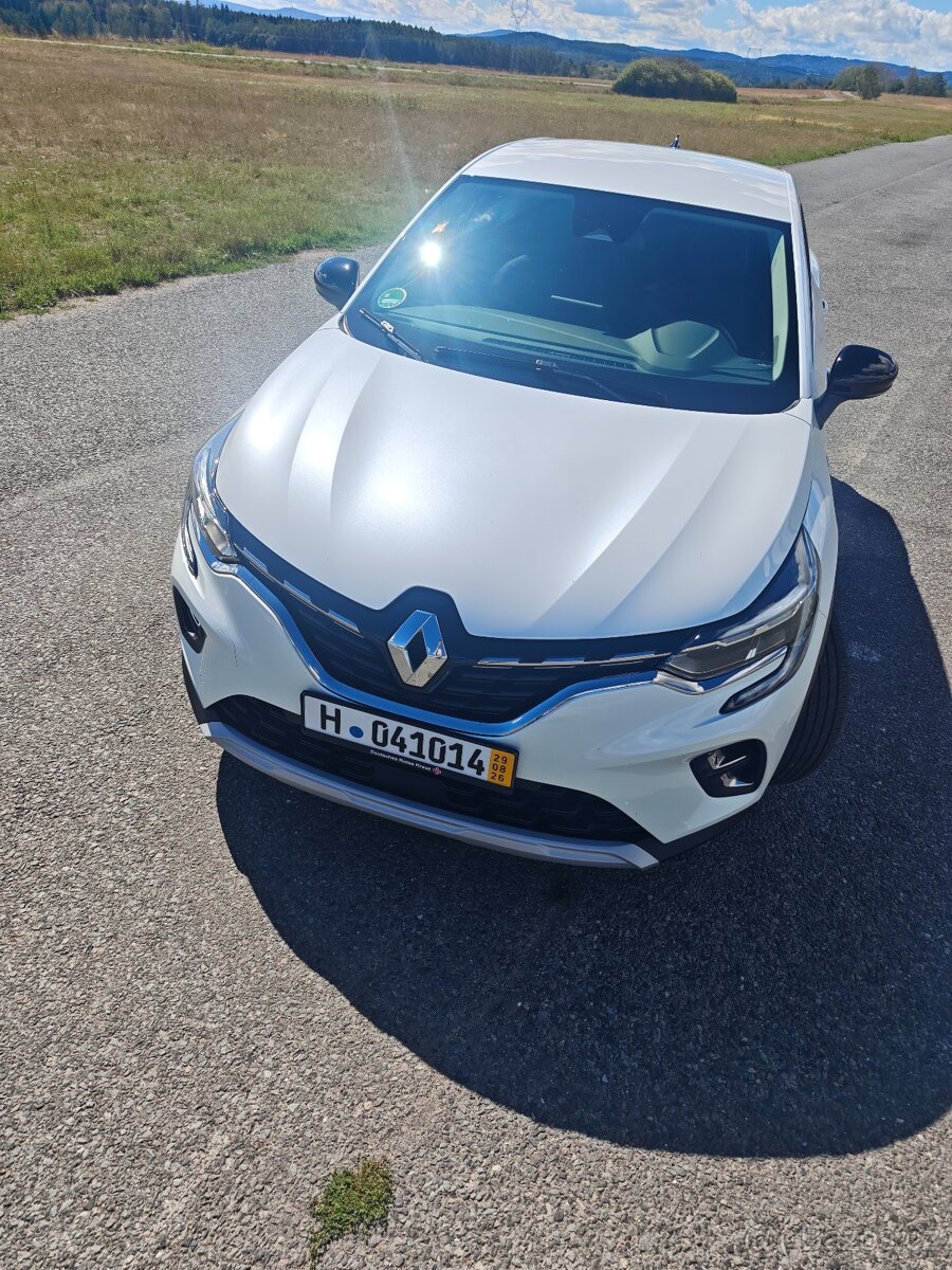 Renault Captur II Techno Plug-in-Hybrid 2023 roku. - 2