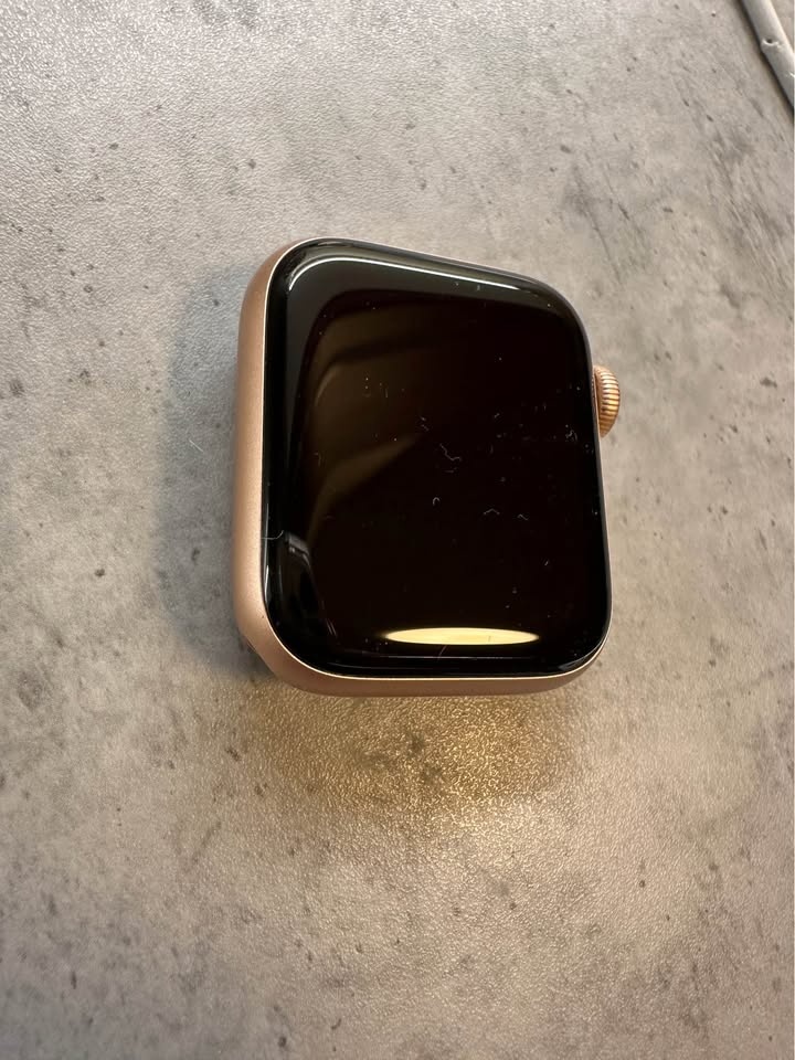 Apple Watch Series 6 GPS 40mm - 2