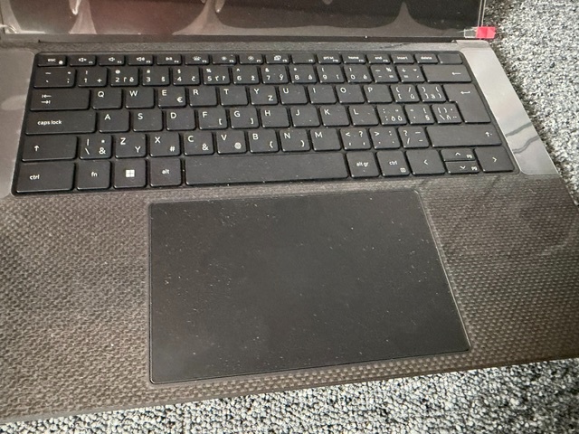 Dell Precision 5570 i7-12800H/32GBram/RTX A2000 - 2