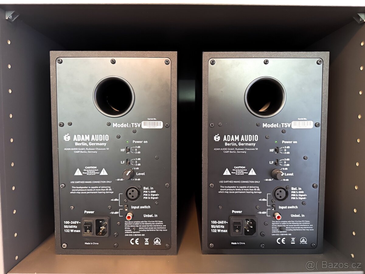 ADAM AUDIO T5V - 2