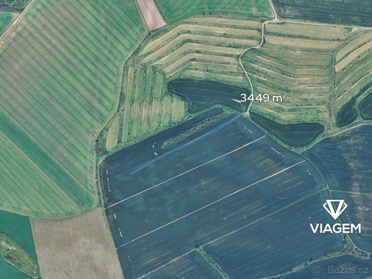Pole 3 449 m² - 2