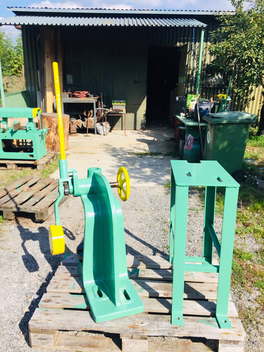 Ruční hřebenový lis LRH 2 s podstavcem - 2