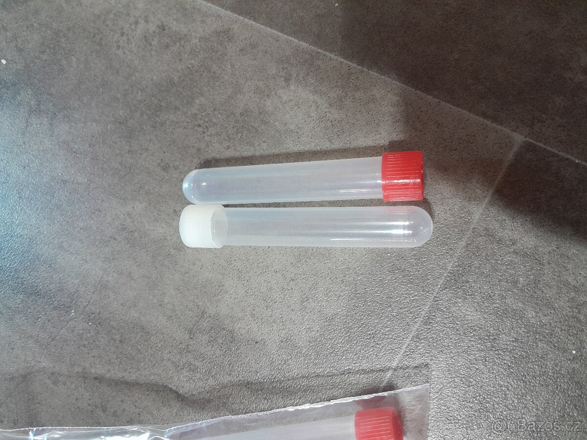 65 ks plastových zkumavek s uzávěrem - 2