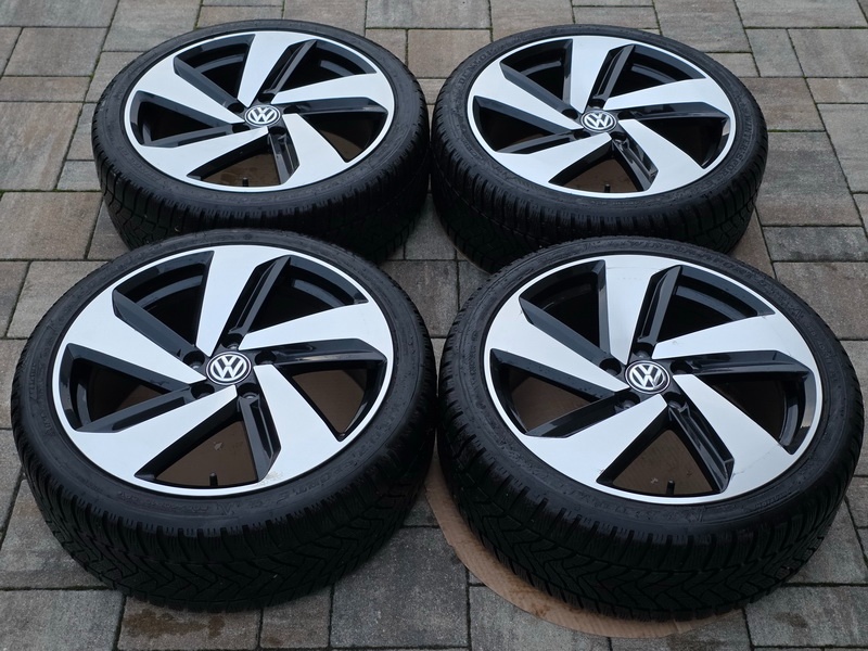 zimní originál VW Golf GTI Milton Keynes 18" 5x112 s pneu - 2