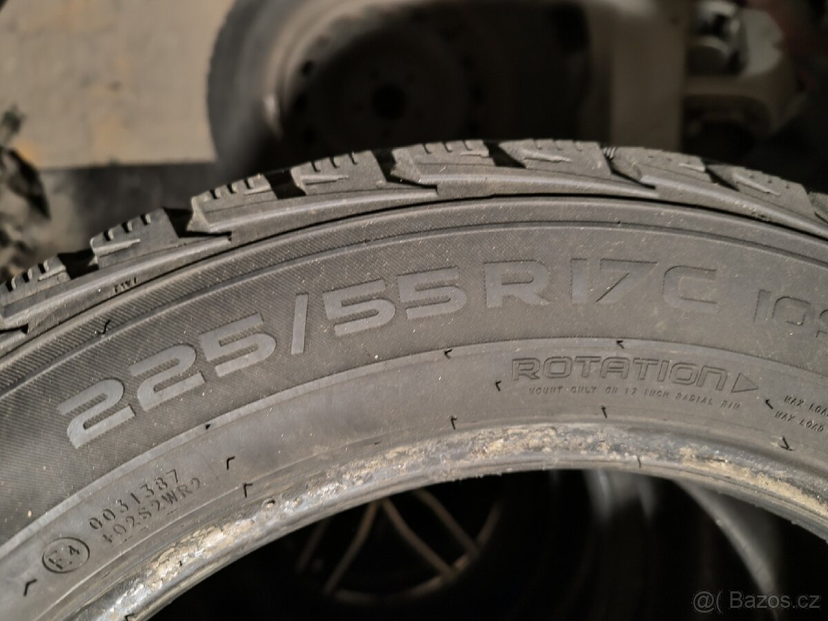 Zimní pneumatiky Nokian 235/55 R17 C - 2