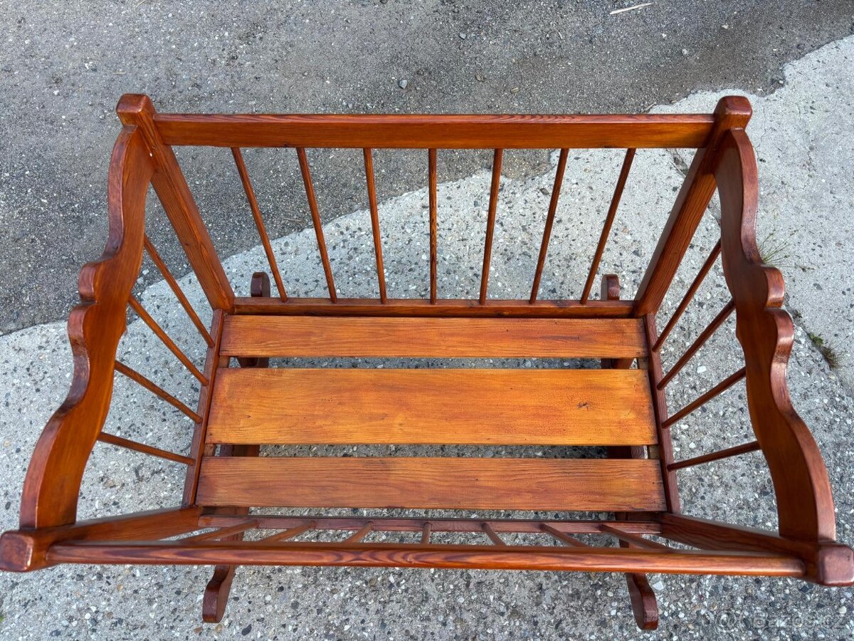 Masivní dětská kolébka - 2