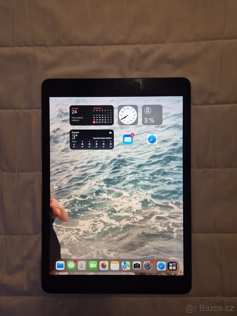 IPad 7. gen 32GB + Apple Pencil 1 + Apple klávesnice - 2