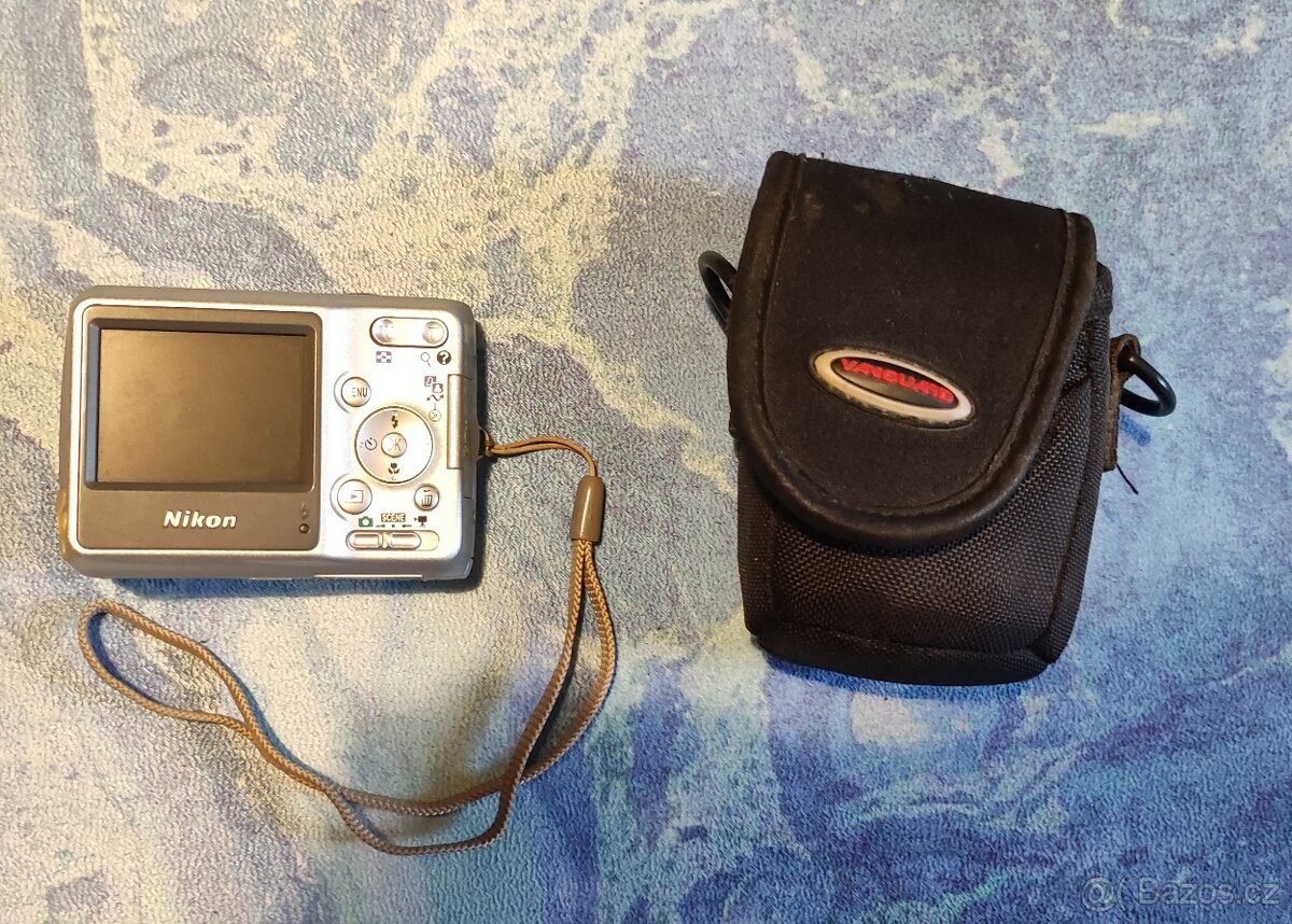 Nikon Coolpix L4 + 128MB SD karta včetně obalu - 2