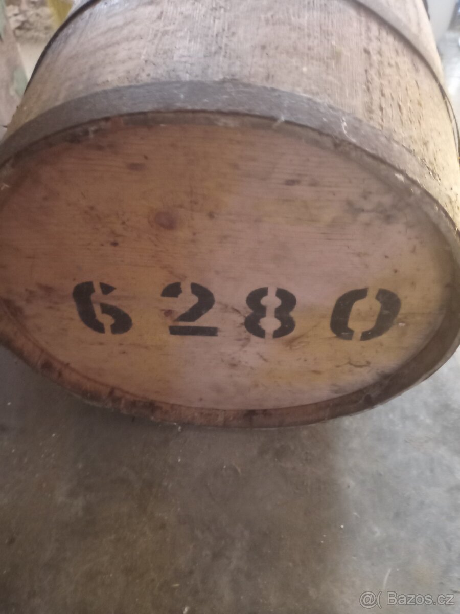 Starý dřevěný sud - 2