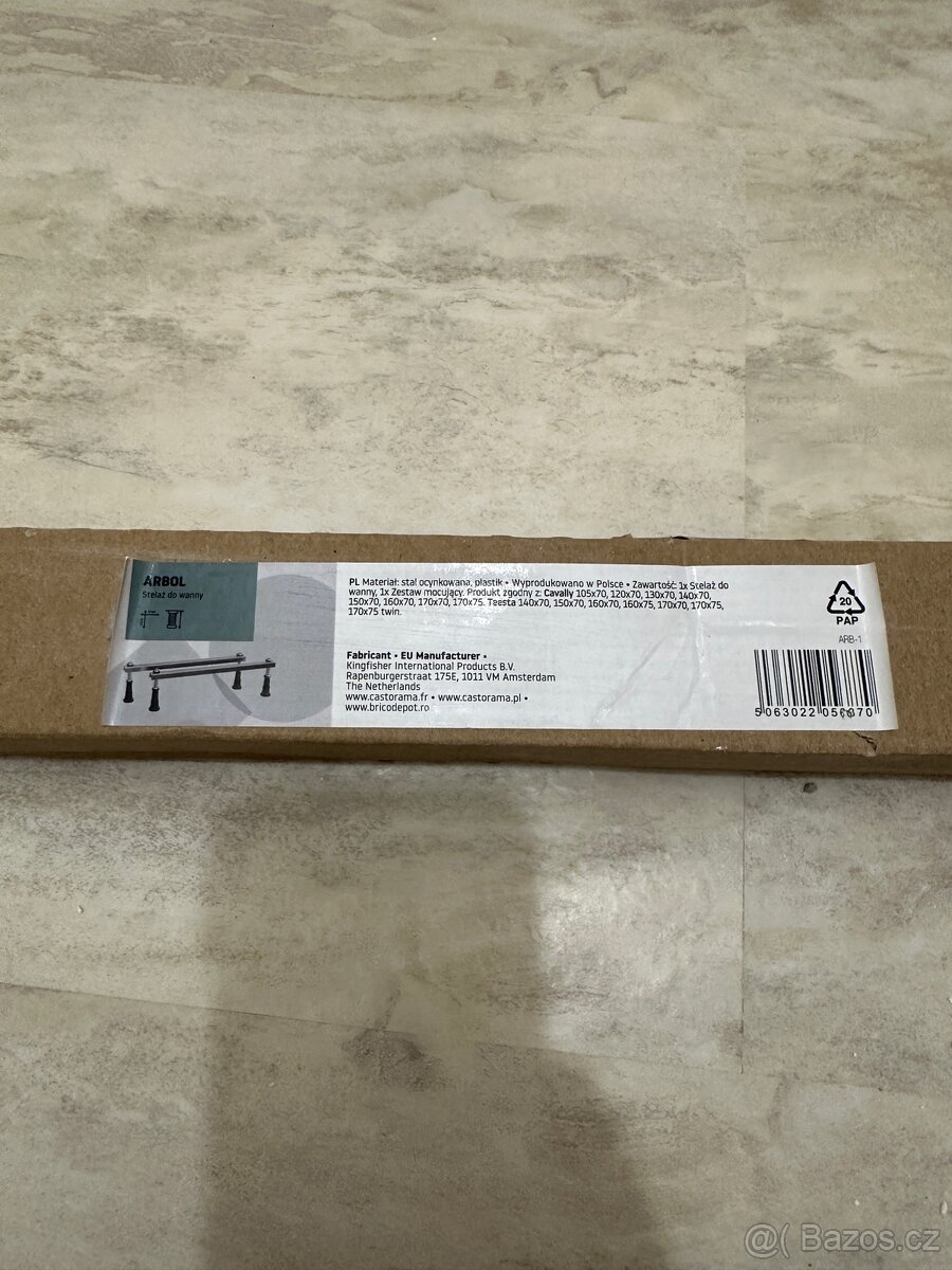 Novy nohy pod vanu - 2