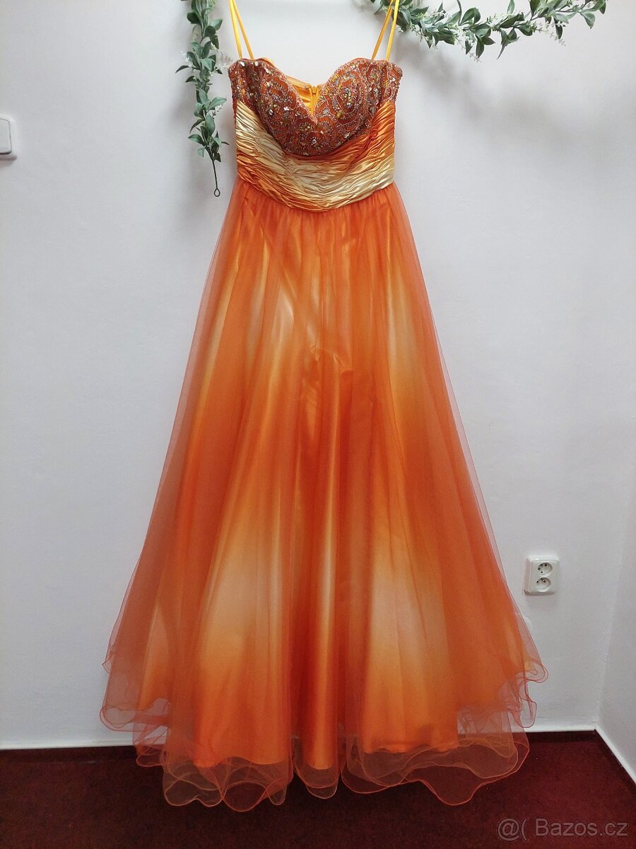 Oranžové dlouhé šaty - 2