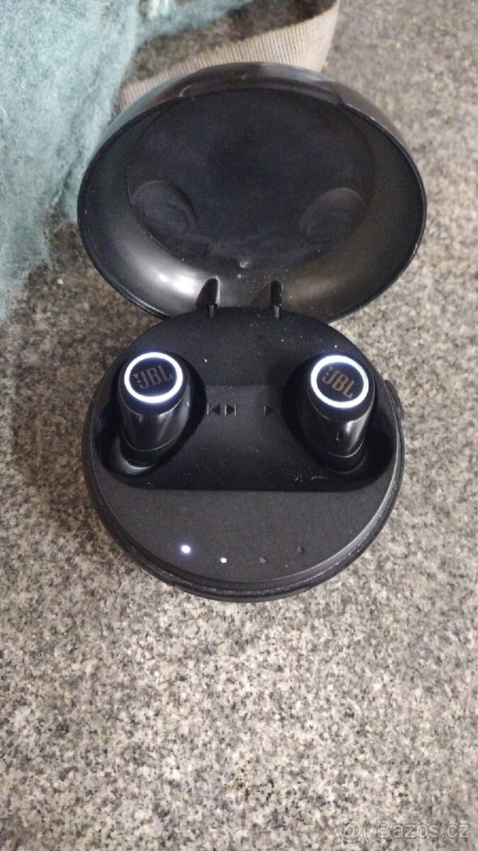 Prodej JBL sluchátek - 2