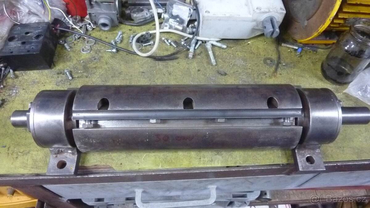 Hoblovací válec -300 - 2