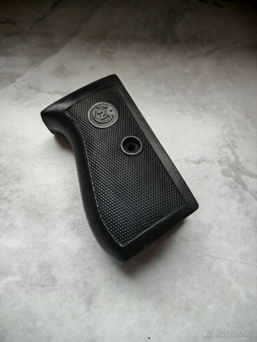 Pažbičky na pistoli CZ-27 7.65 Browning - 2