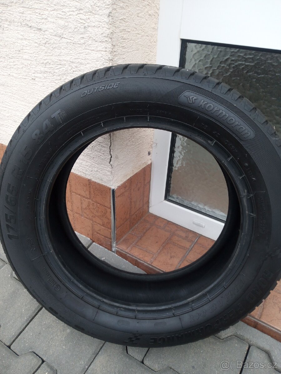Prodám pneu 2 ks - 2