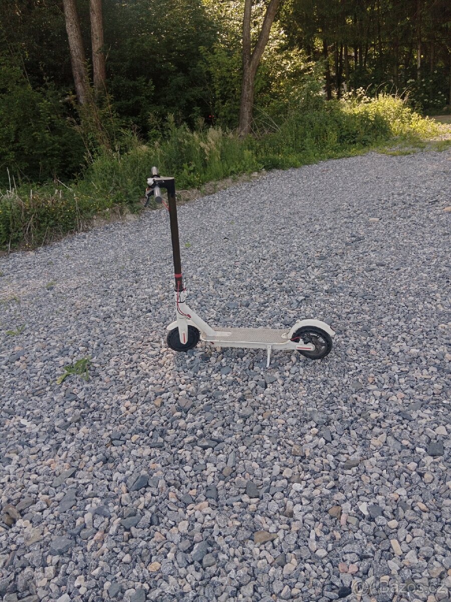 Elektro koloběžka (bílá) - 2