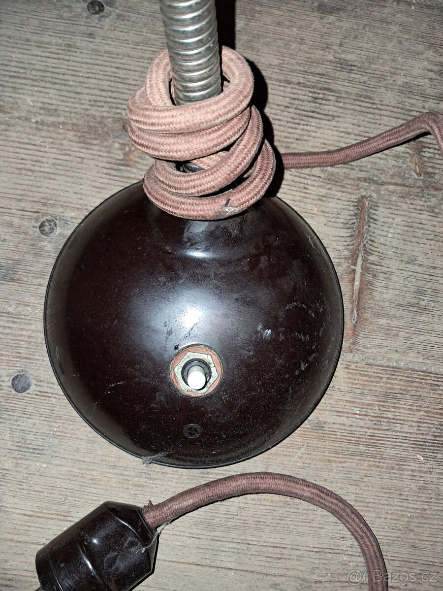 Lampa bakelitová - 2