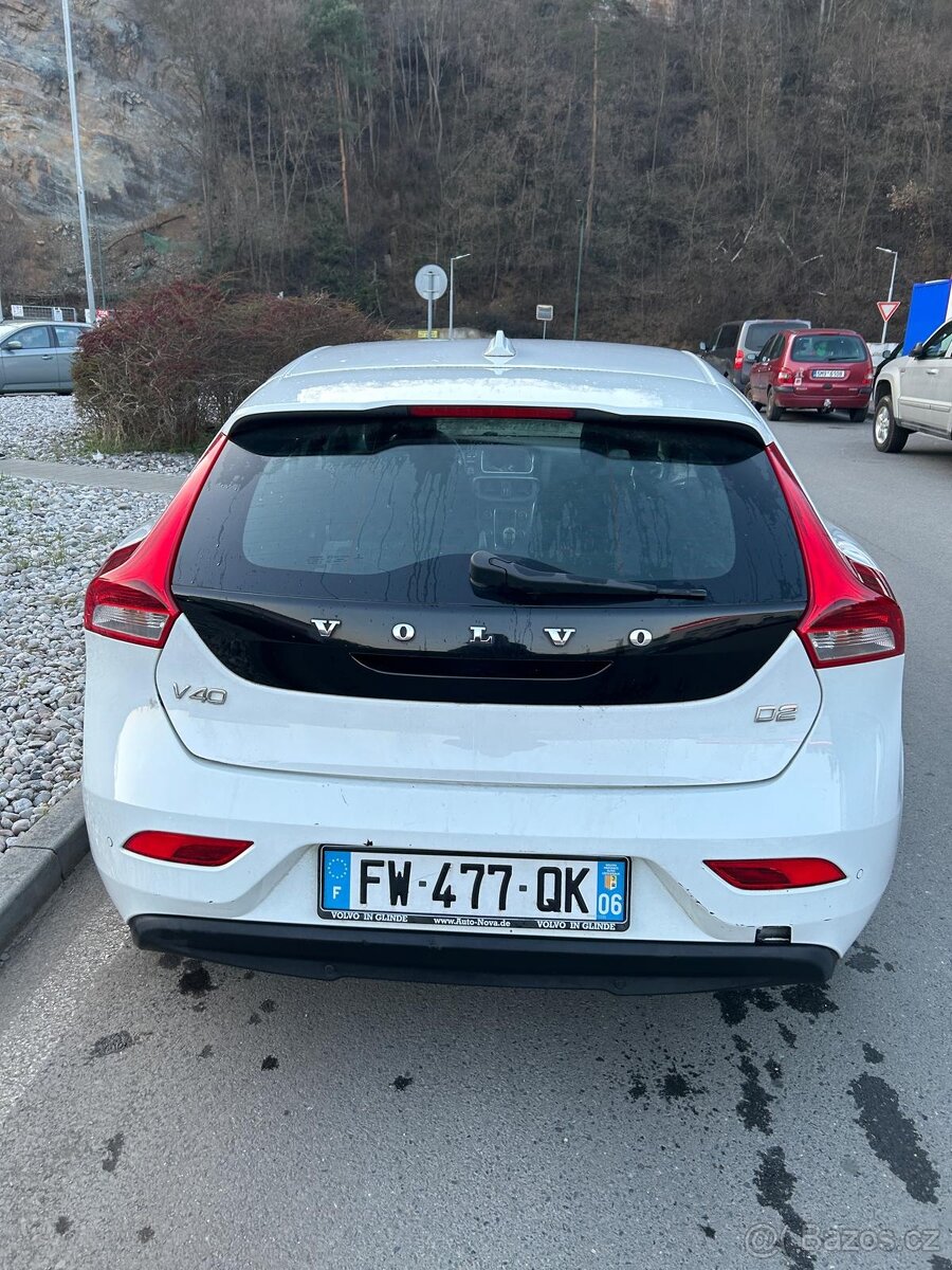 Volvo V40 D2 115 SUMMUM - 2
