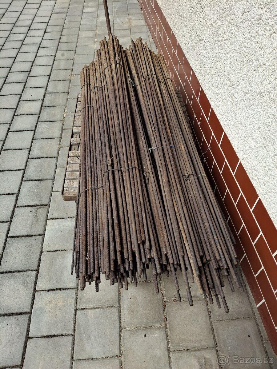 Vodící tyčky na vinohrad - 2
