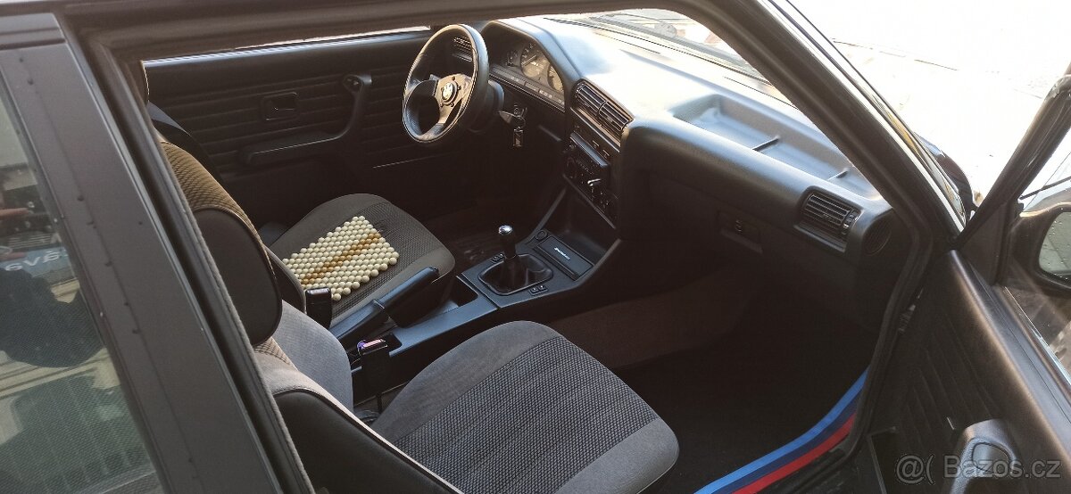 Sedačka řidiče bmw e30 coupe - 2