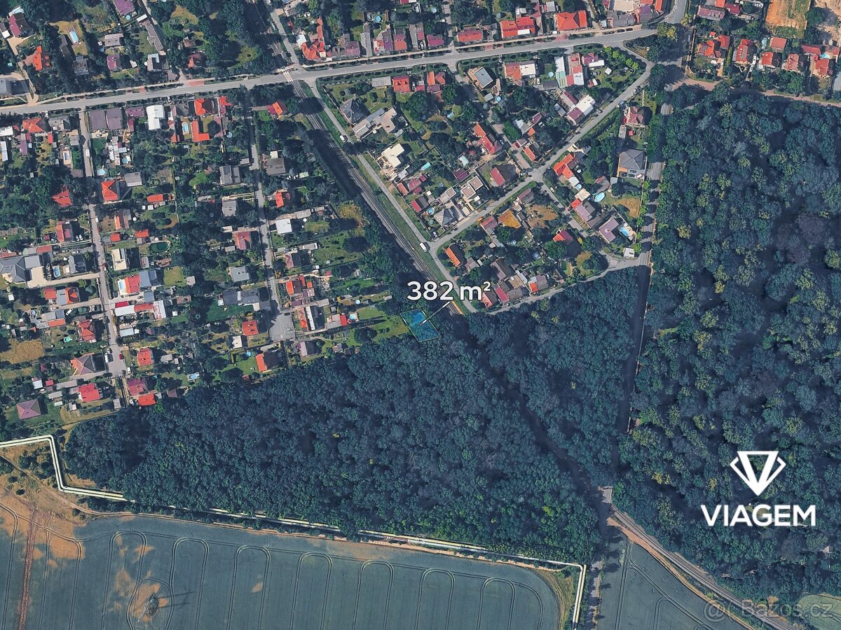Zahrada 382 m² - 2