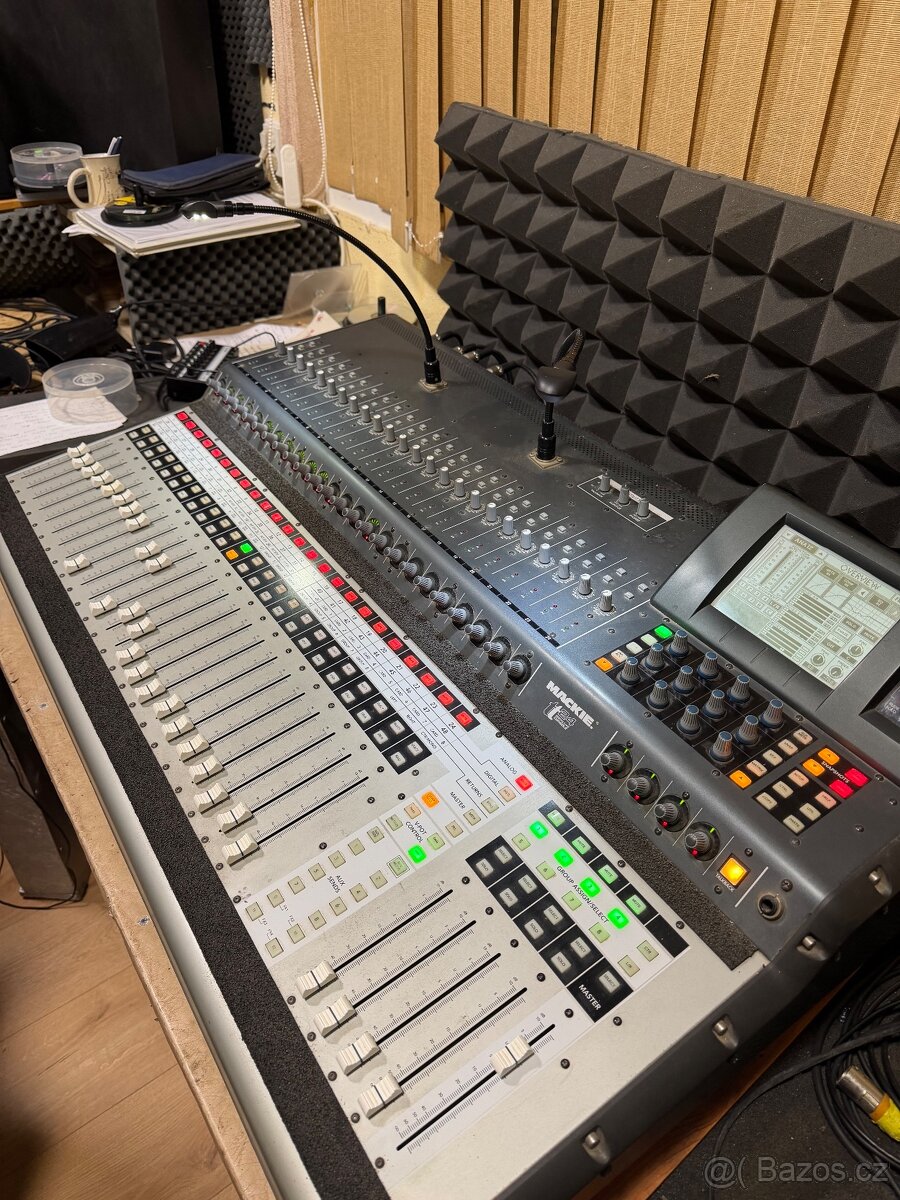 Mackie TT24 Digital Live Console plus přepravní case … - 2