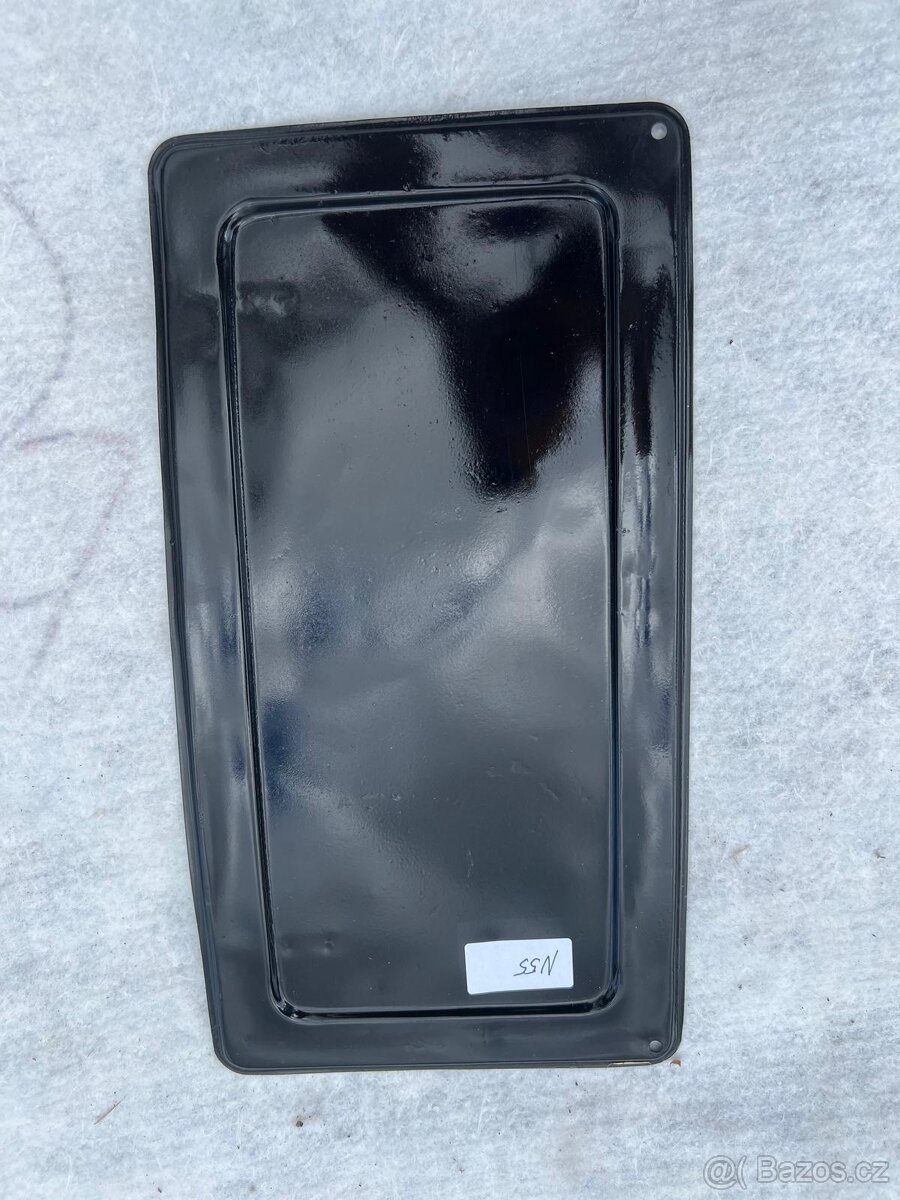 Plechy kolem motoru na Tatru 613 - 2