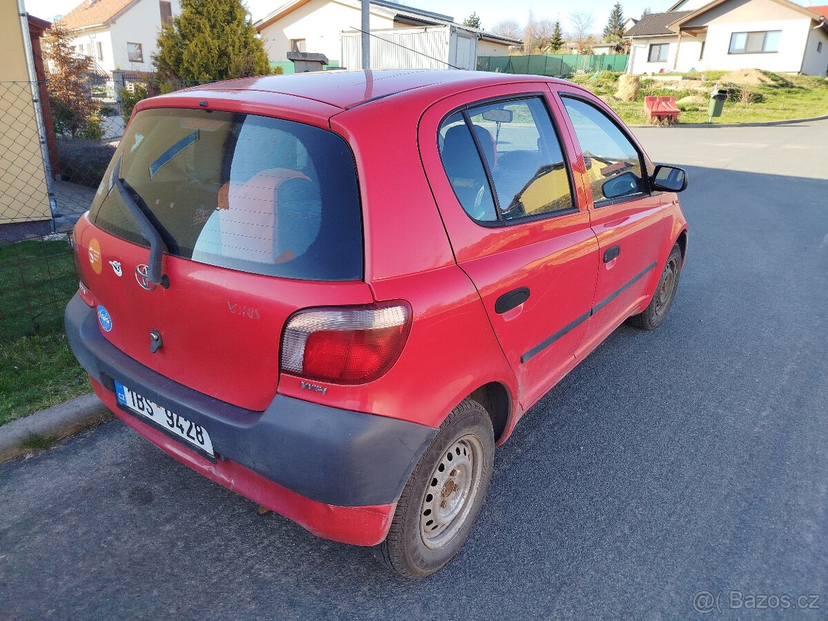 Toyta Yaris 1.0 2005 náhradní díly - 2