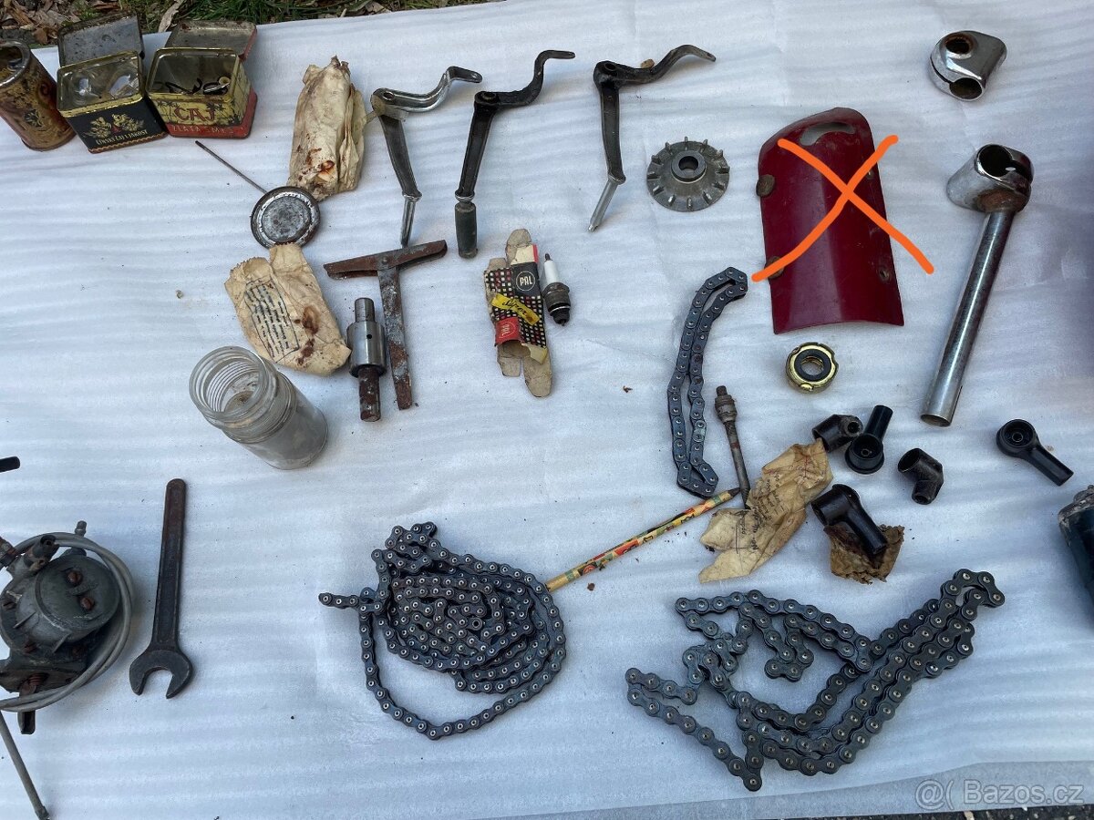 Konvolut náhradních dílů JAWA 550 pařez - 2