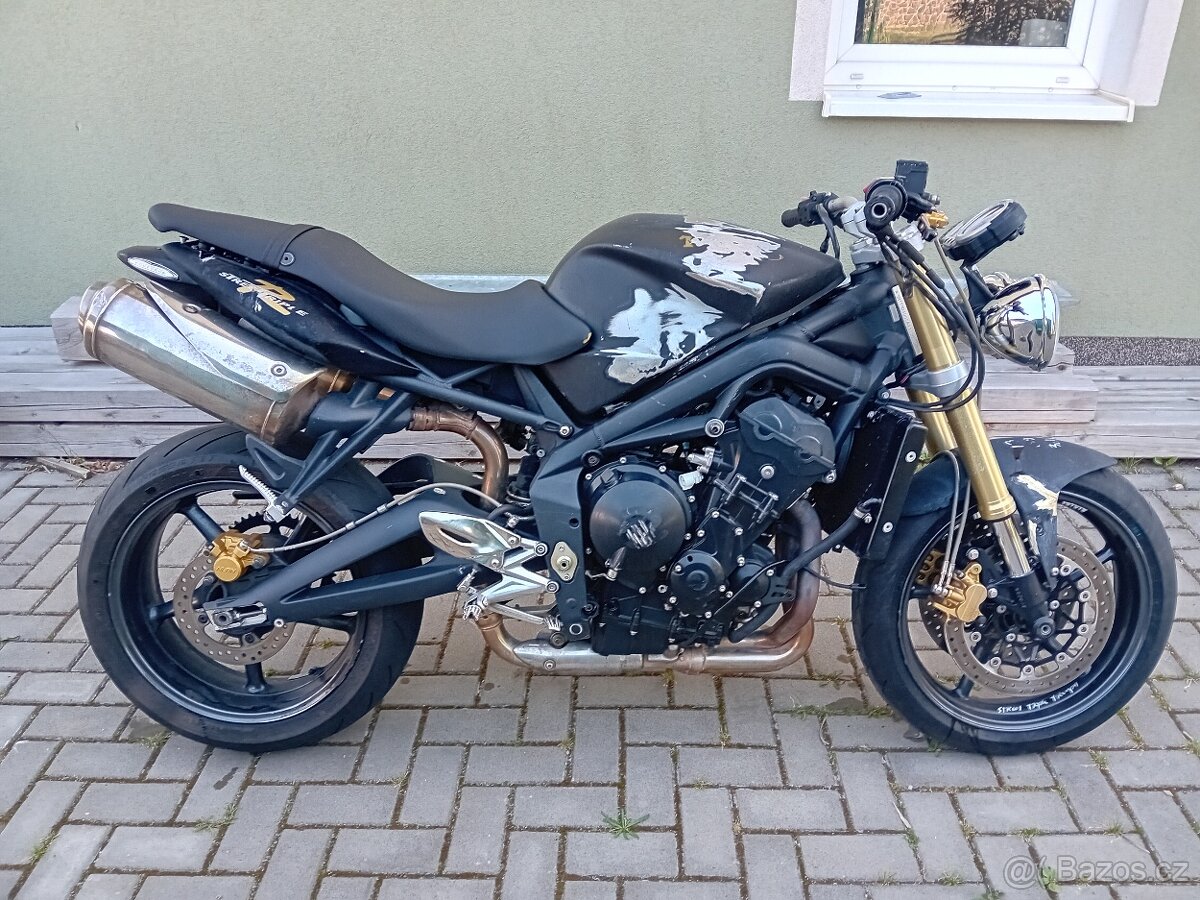 TRIUMPH STREET TRIPLE 675 - 2