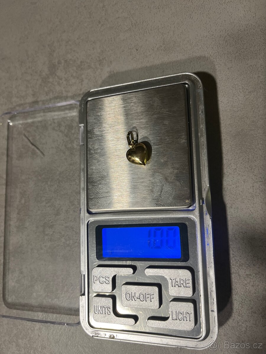 Zlatý přívěsek srdce - 2