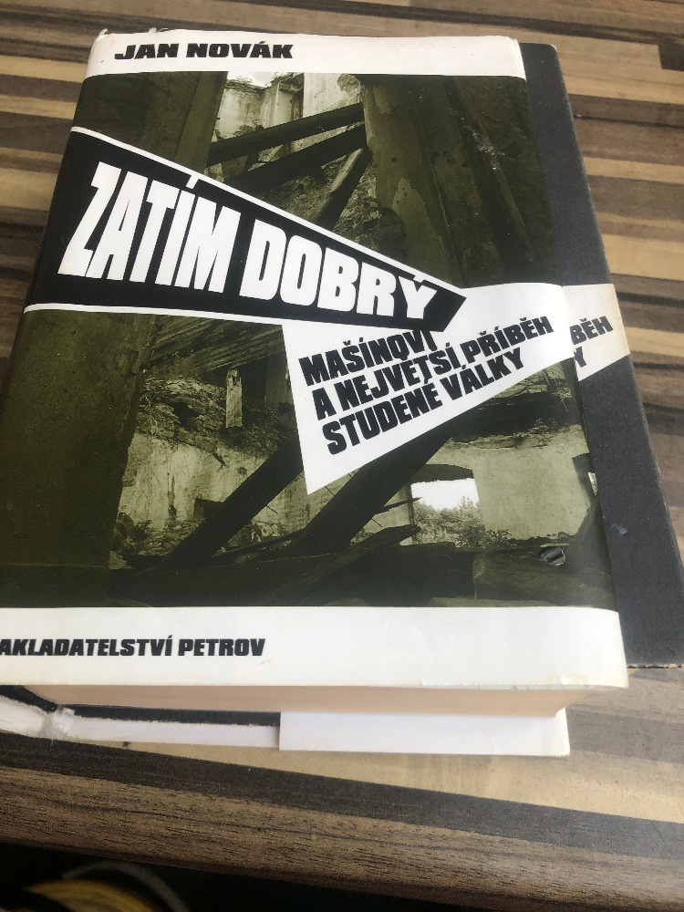 Zatím dobrý - Jan Novák 1. vydání z roku 2004 - dotisk - 2