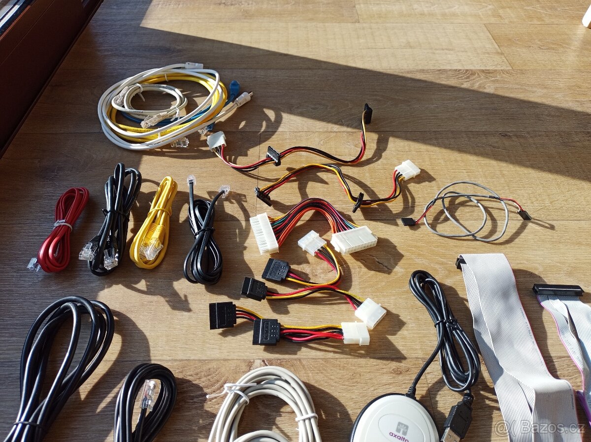 Kabely k PC, napájecí adaptéry - 2