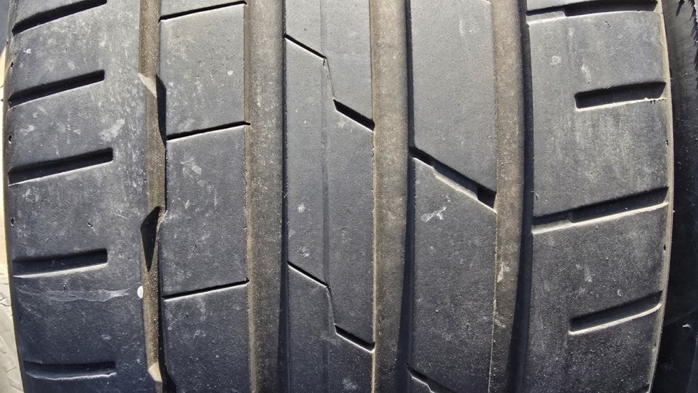 Letní pneu 235/40/19 Hankook - 2