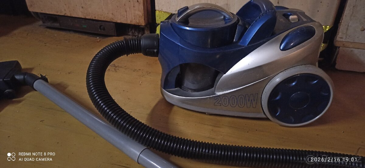 Vysavač 2000 W - 2
