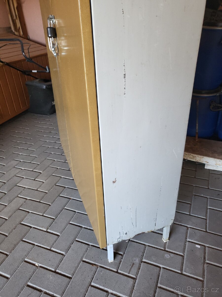 Plechová skříň - 2