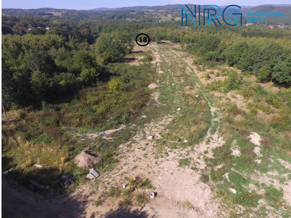 Prodej stavebního zasíťovaného pozemku, 5205 m2, Chomutov - 2