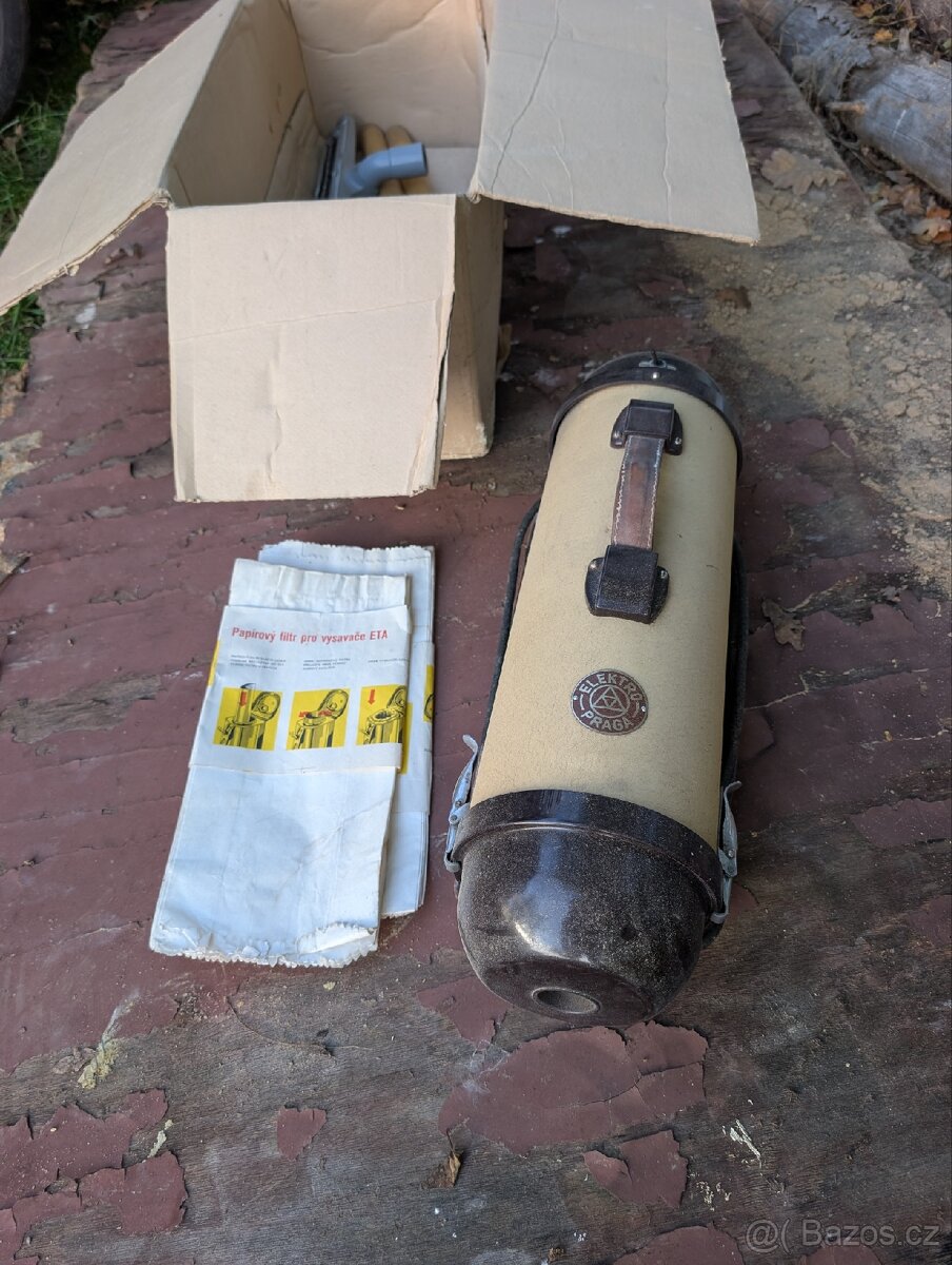 starozitny vysavac - 2