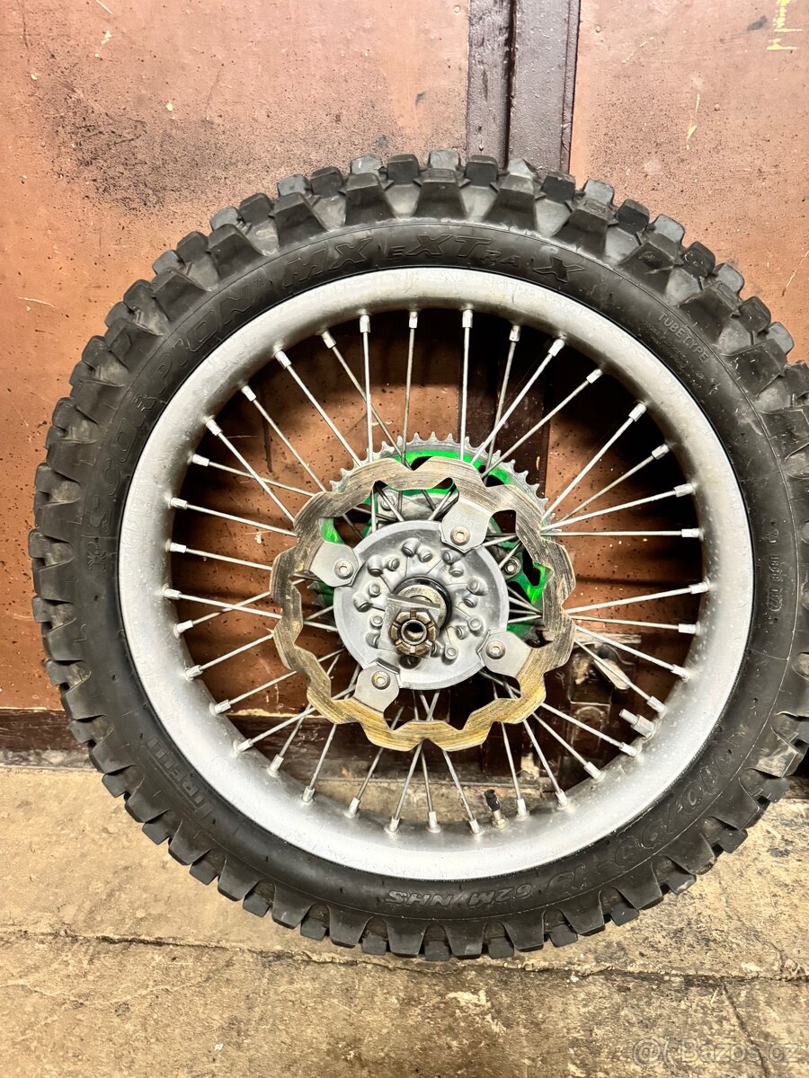 Kola Kawasaki KX 2004