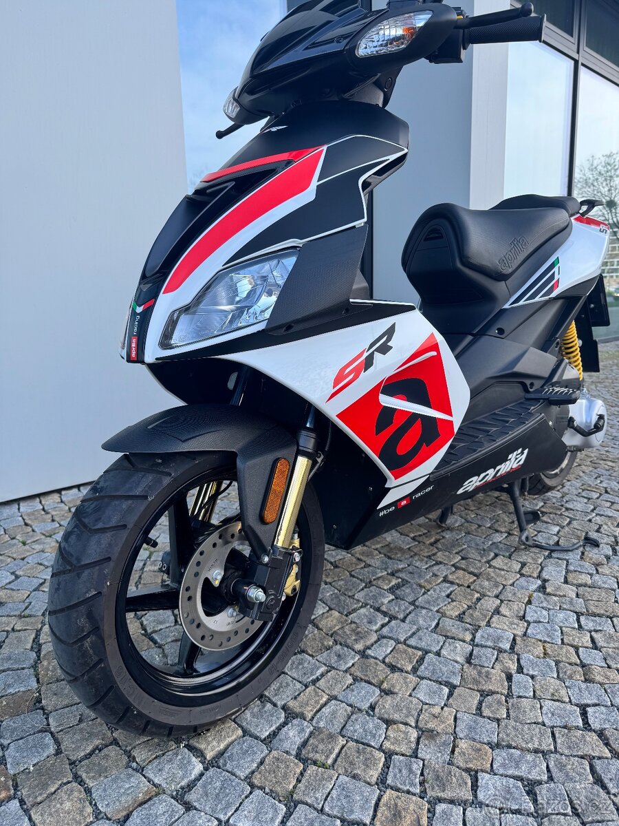 Skútr Aprilia SR 50 - 2