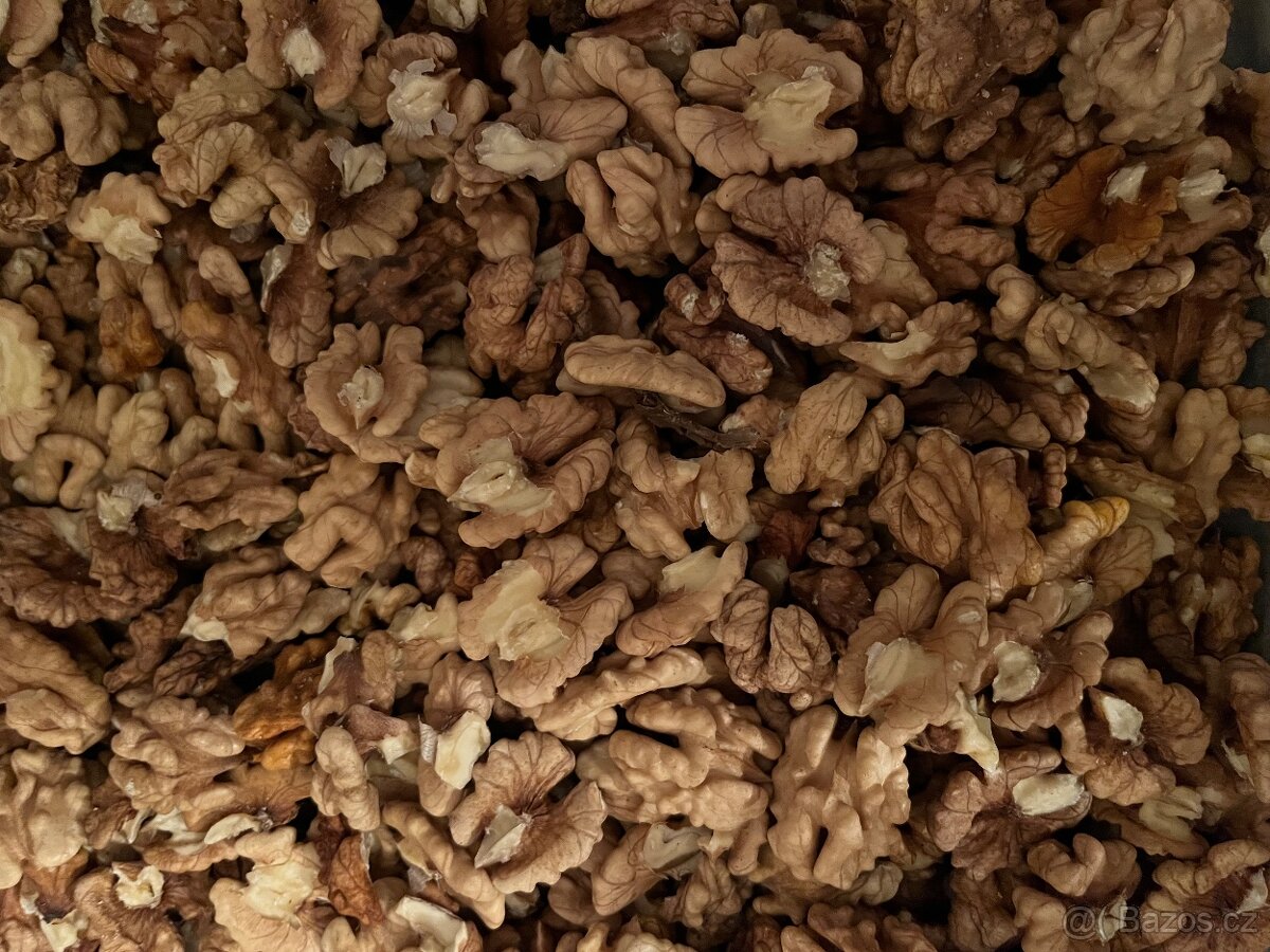 Vlašské ořechy loupané - 2