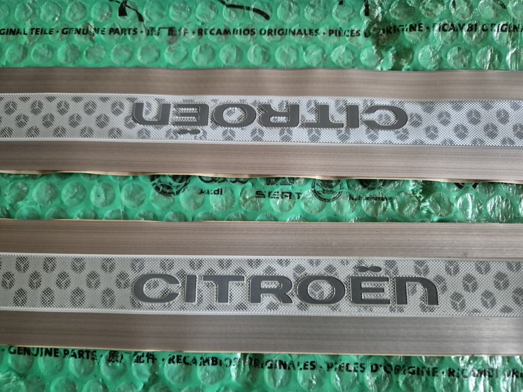 dekorativní ozdobné a ochranné lišty prahu Citroen C4 Picass - 2