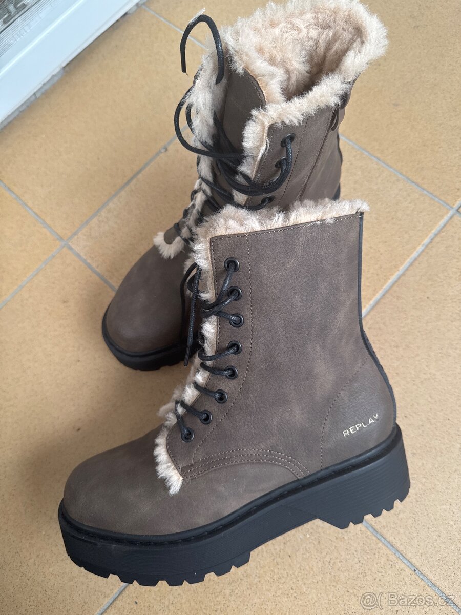 Nádherné zimní boty Replay - 2